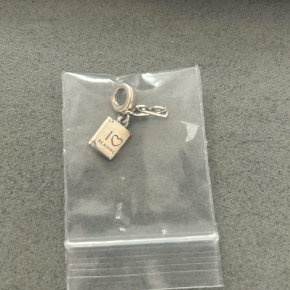 Pandora I love reading and glasses charm - Picture 1 of 1